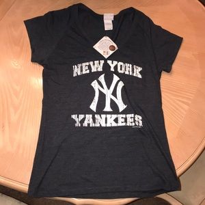 NY Yankees Women’s V neck Top